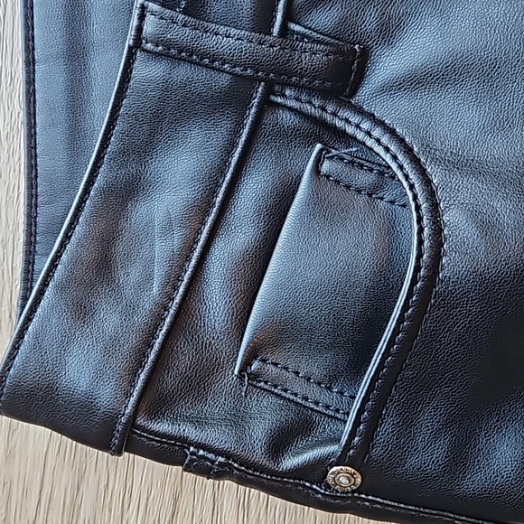 Zara Black Vegan Leather Slight Flare Cropped Pants 4 NWOT - Picture 6 of 8